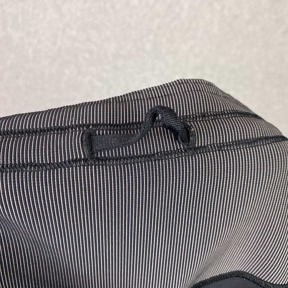 Lululemon Base Pace High-Rise Tight 25" Women's Size 10 in Two-Tone Ribbed - Picture 9 of 10